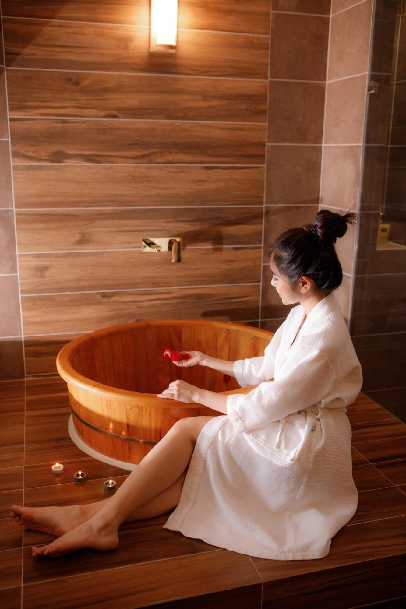 Khach San Phuong Anh Hotell Hung Yen Exteriör bild